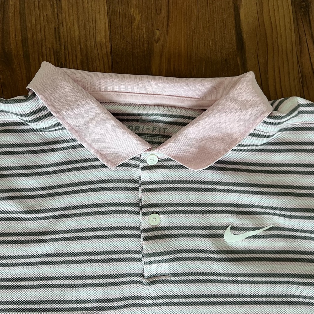 Nike Dri-Fit Short Sleeve Shirt - Picture 7 of 8